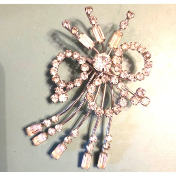 Vintage Silver-tone Clear Baguette Rhinestone Pin Brooch Pendant 3 Inches Spray - Picture 1 of 8